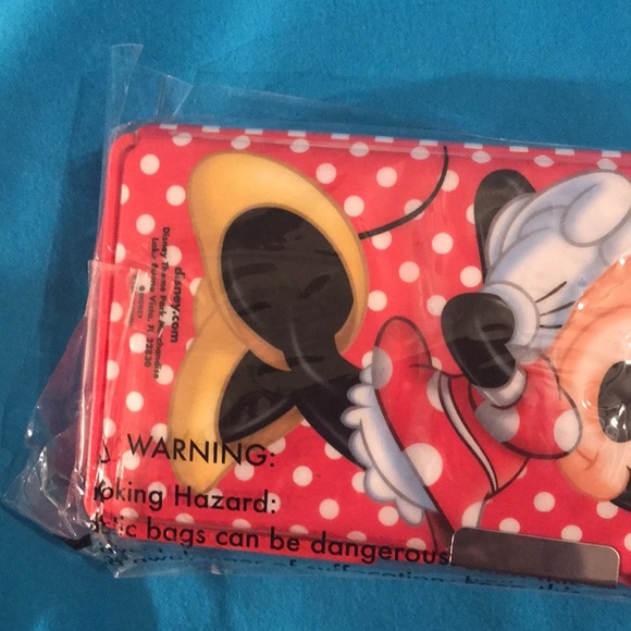 Disneyland Minnie Mouse pencil box NWT - Picture 3 of 5
